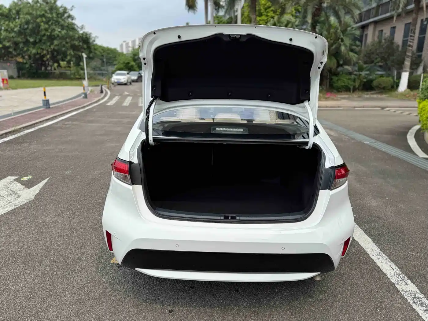 Toyota Levin 2021 Dual Engine 1.8H E-CVT Luxury Edition фото 23