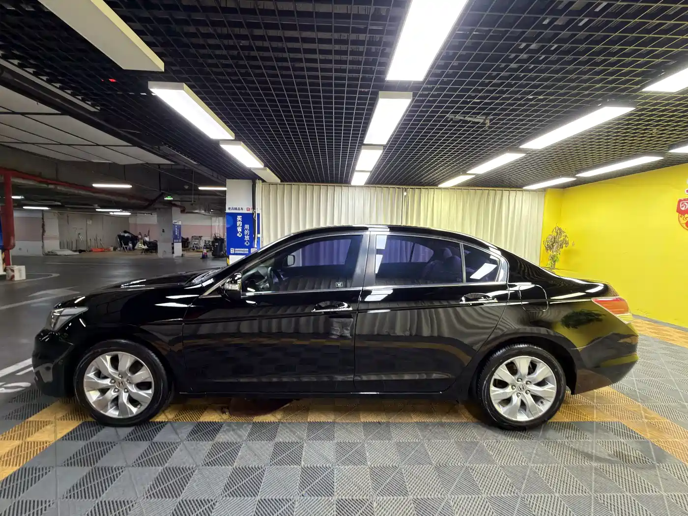 Фото 7 - Honda Accord