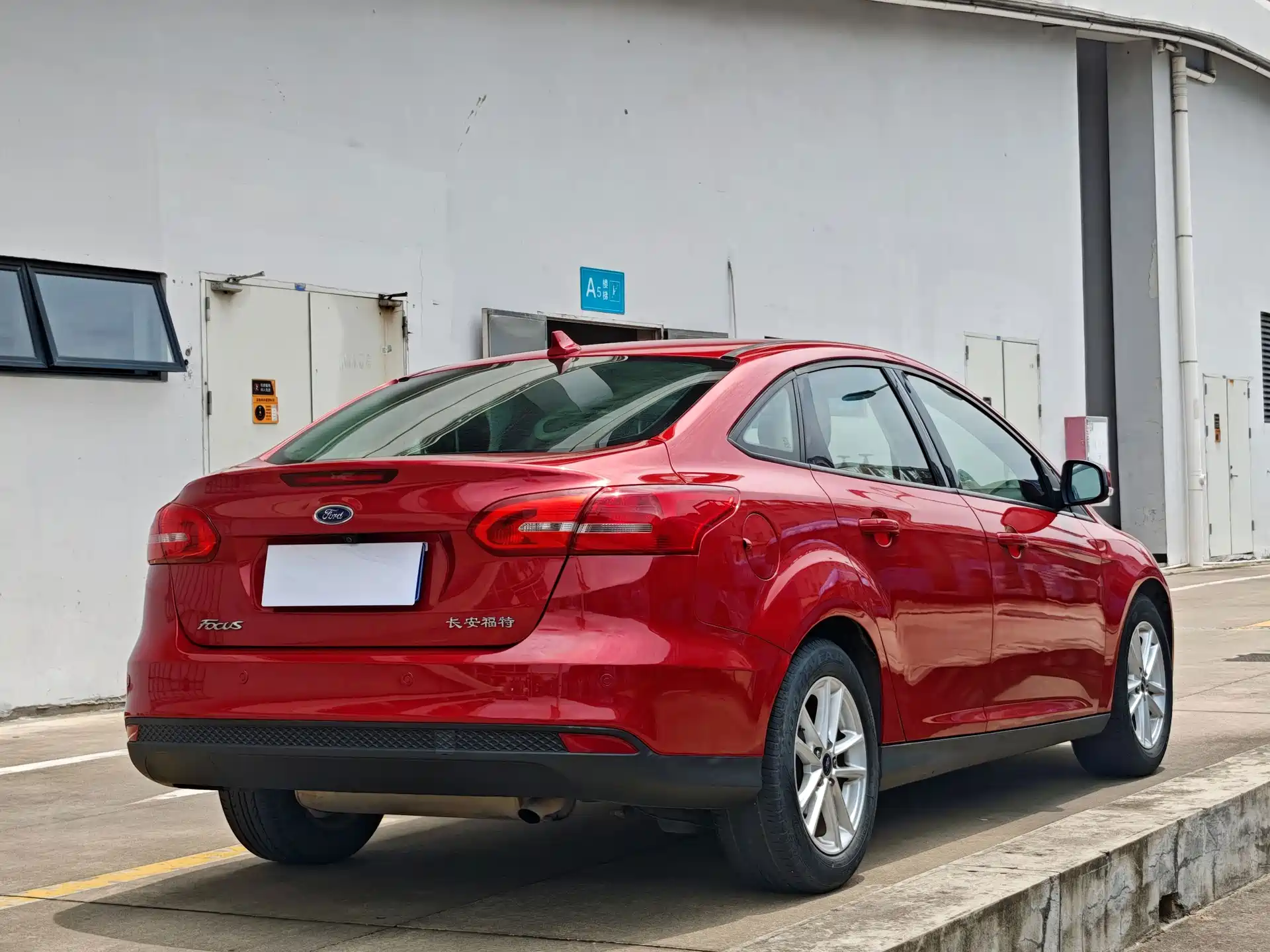 Фото 6 - Ford Focus
