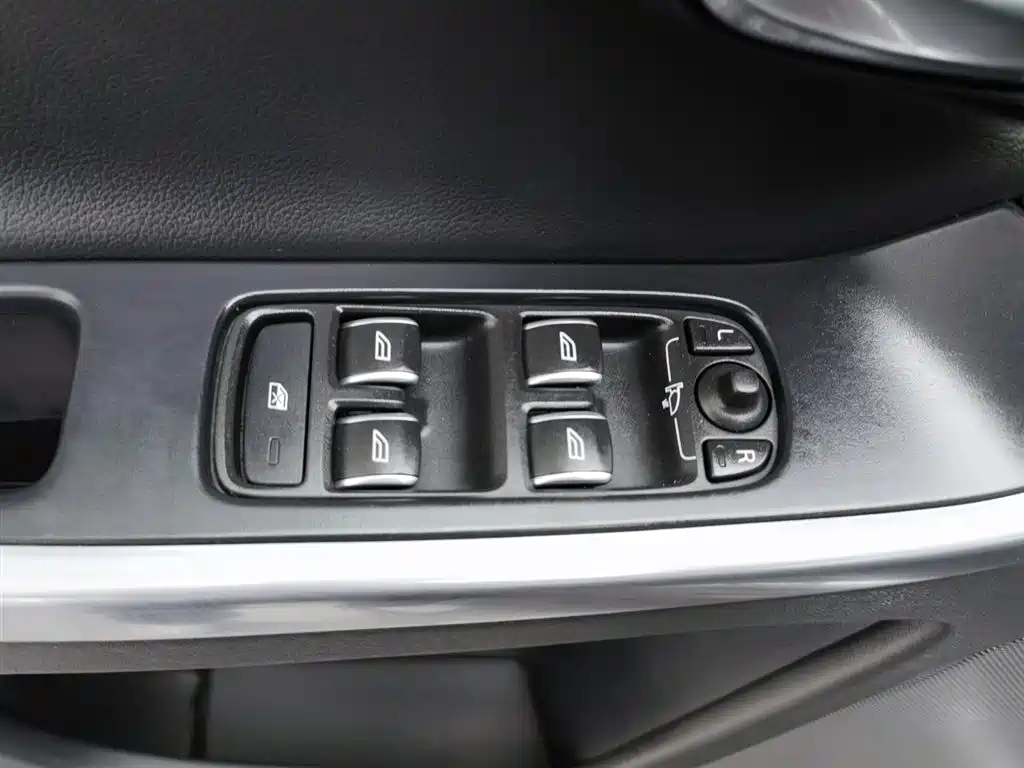 Photo 9 - Volvo XC60
