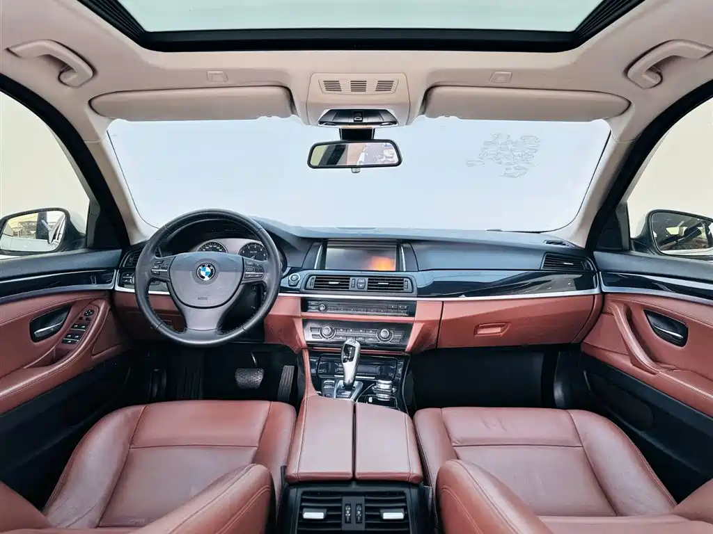 BMW 5 Series 2014 520Li Elegance фото 15