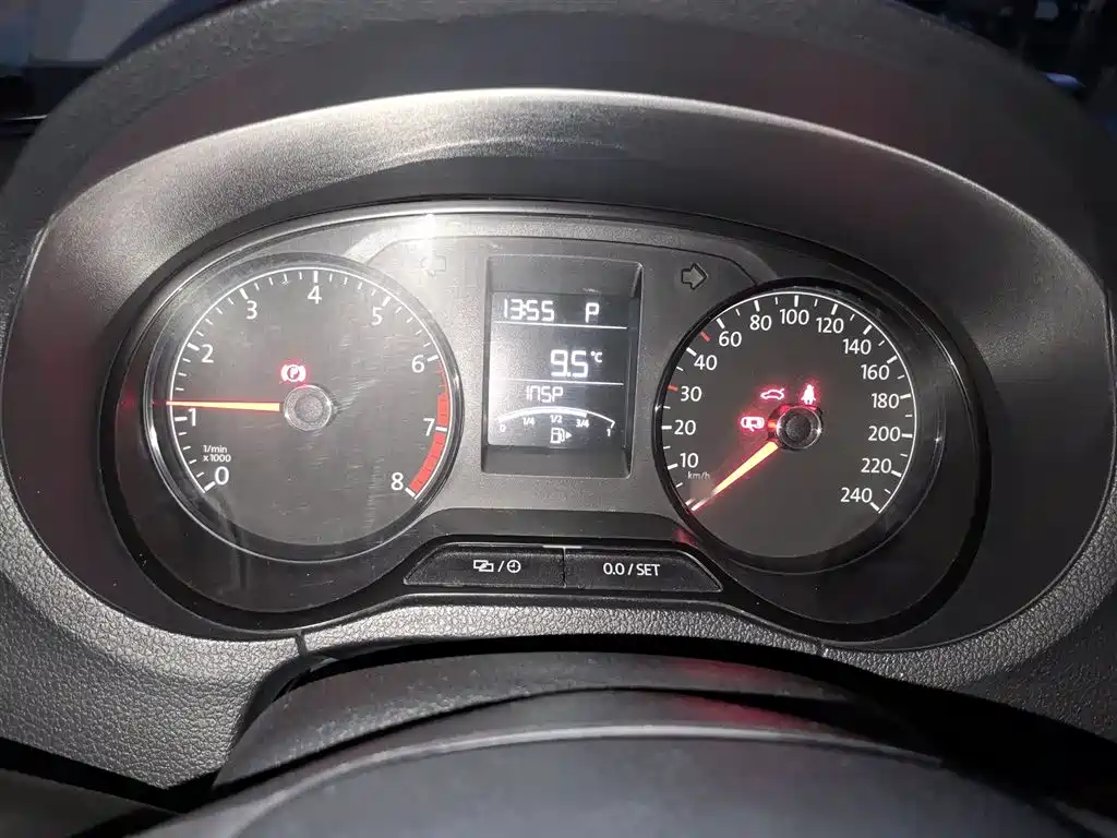 Volkswagen Polo 2016 1.4L Automatic Trend фото 4