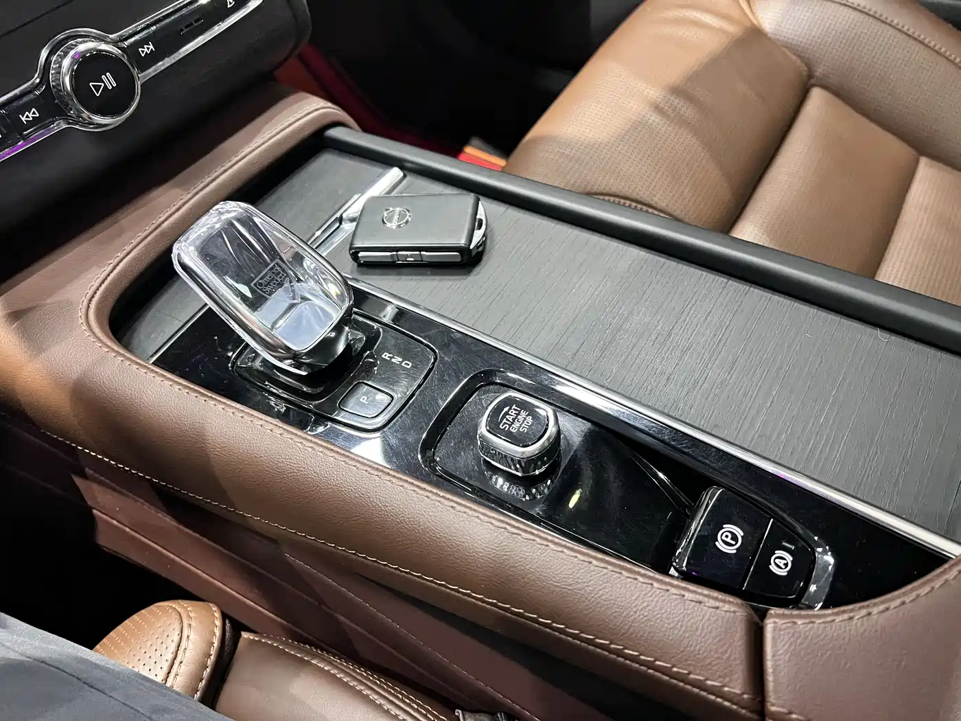 VOLVO XC90 PLUG-IN HYBRID