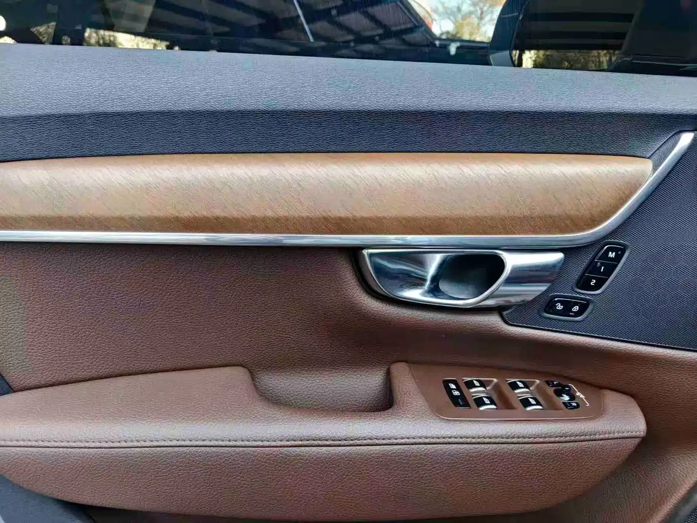 VOLVO S90 PLUG-IN HYBRID