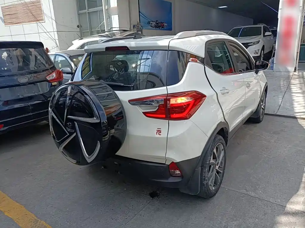 BYD Yuan 2016 1.5L Manual Premium фото 7