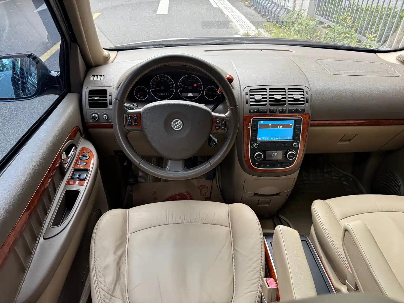 Buick GL8 2010