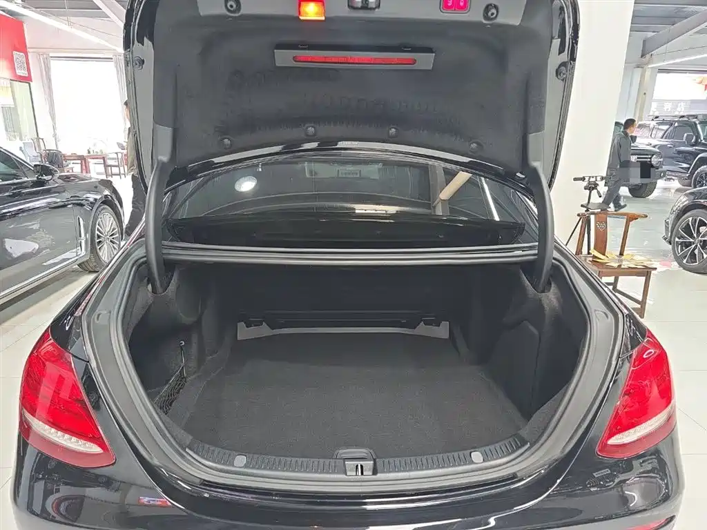 Mercedes-Benz E-Class 2018 Facelift E 300 L Luxury фото 15
