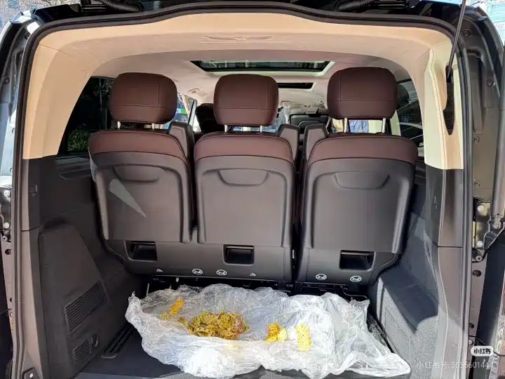 Mercedes-Benz V-Class 2024 V 300 L Long Wheelbase Luxury Edition фото 3