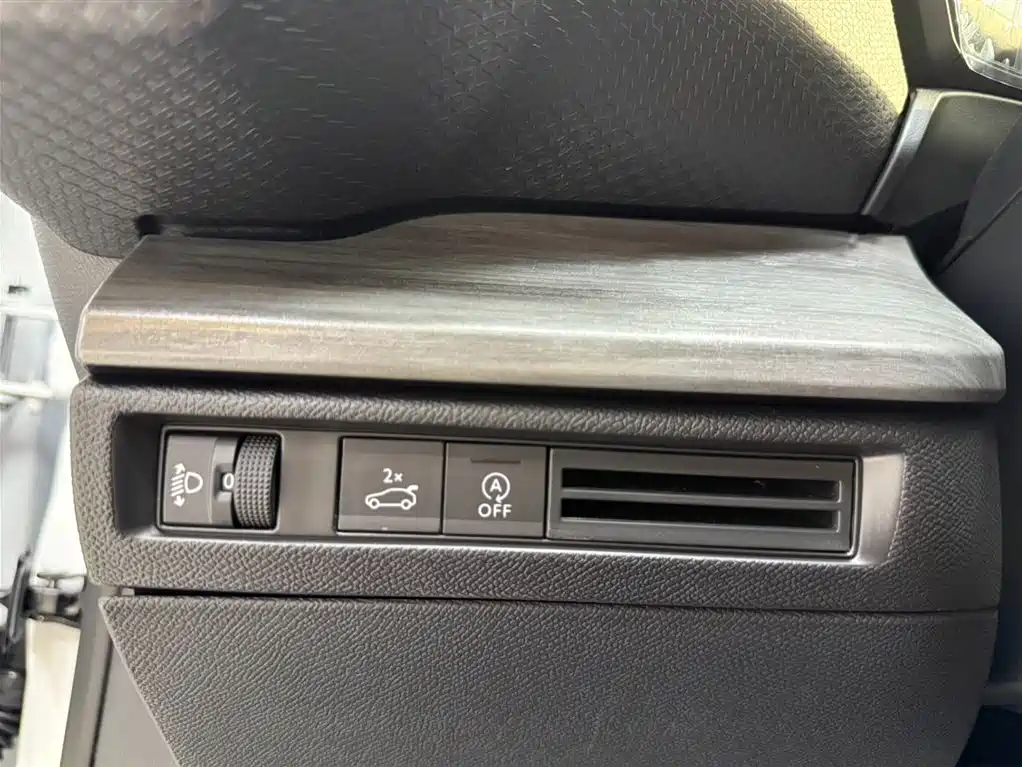 Photo 9 - Citroën Versailles C5 X