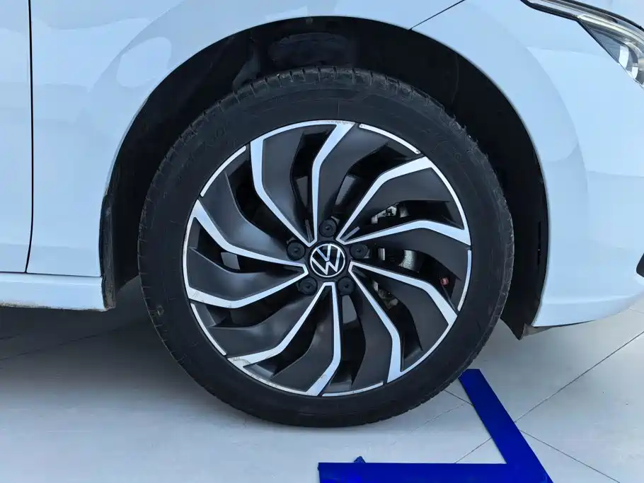 Фото 6 - Volkswagen Golf