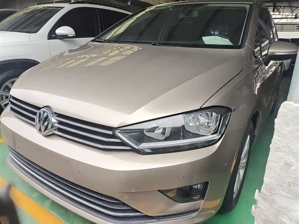 Volkswagen Golf Sportsvan 2016 230TSI Automatic Progressive фото 2