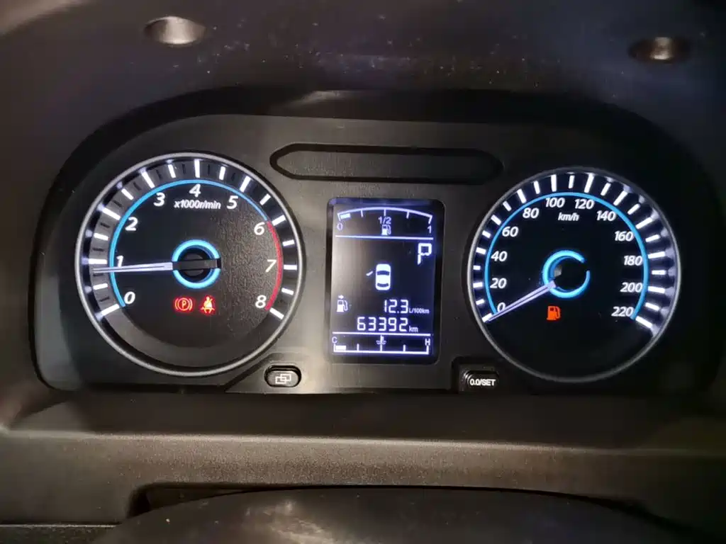 Dongfeng Fengxing Joyear XV 2015 2015 1.6L CVT Luxury
