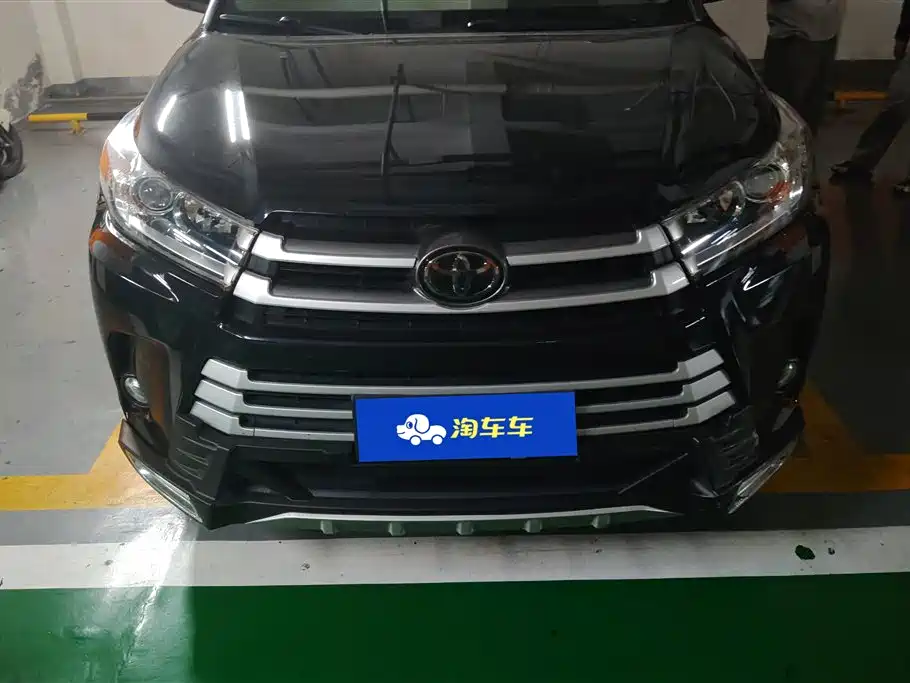 TOYOTA HIGHLANDER