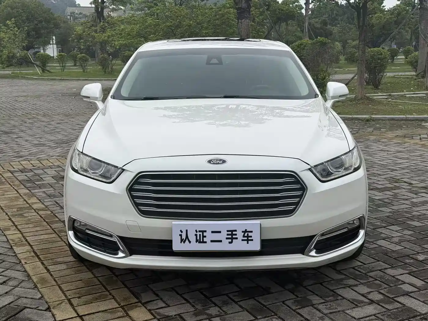 Ford Taurus 2015 EcoBoost 325 V6 Fashion фото 2