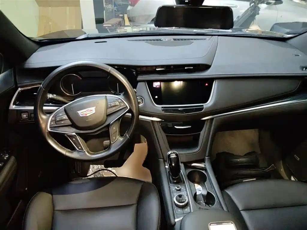 CADILLAC XT5