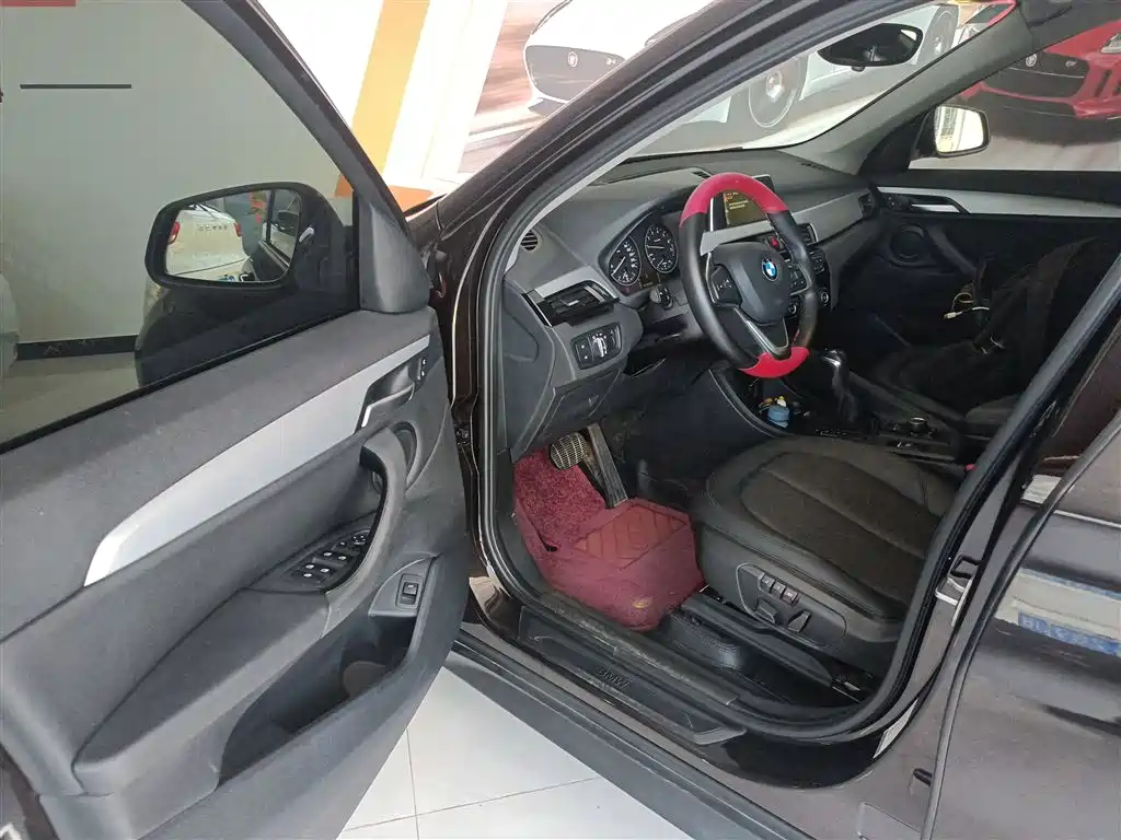 BMW X1 2016 sDrive18Li Premium Model фото 15