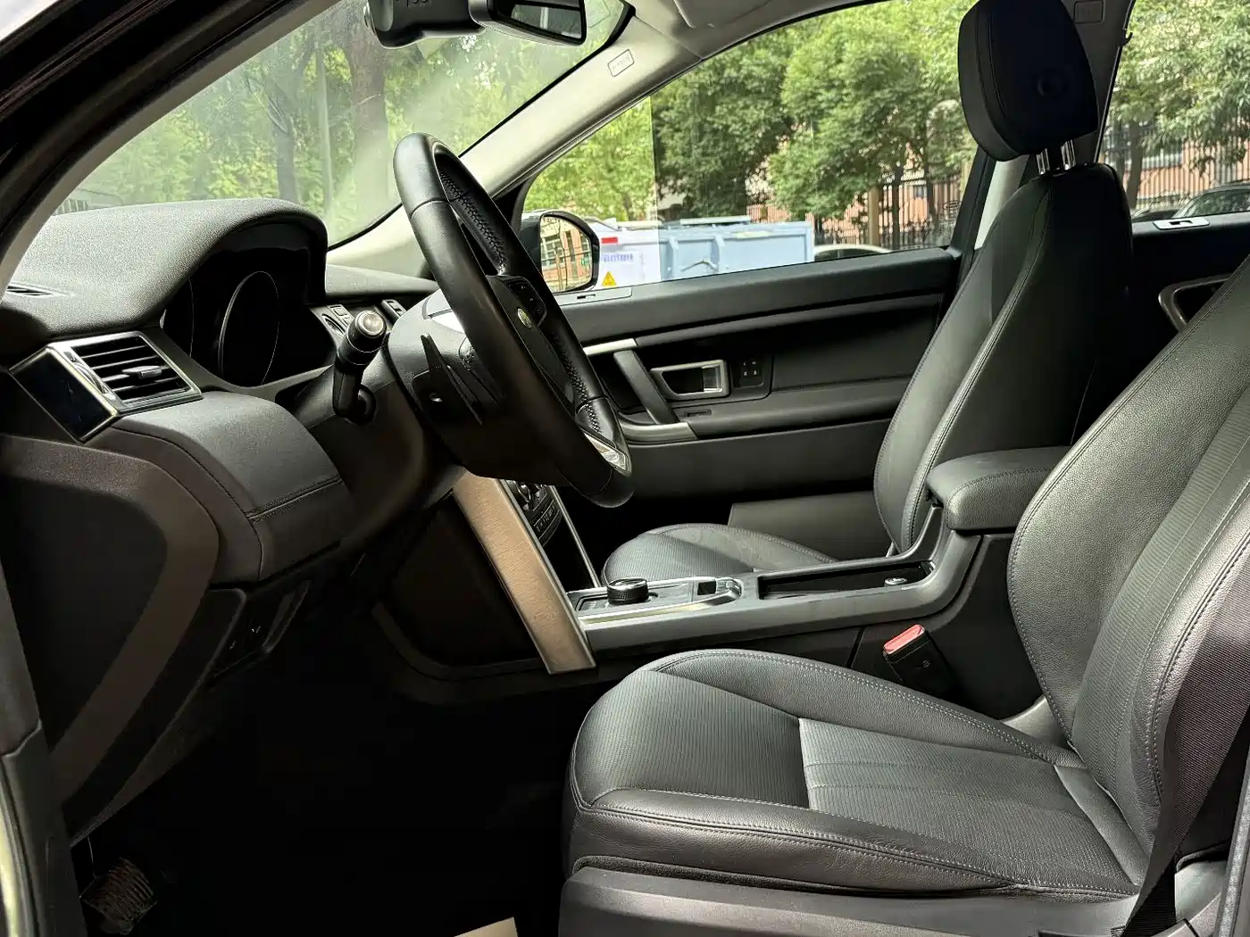 Land Rover Discovery Sport 2018 240PS HSE Edition фото 13