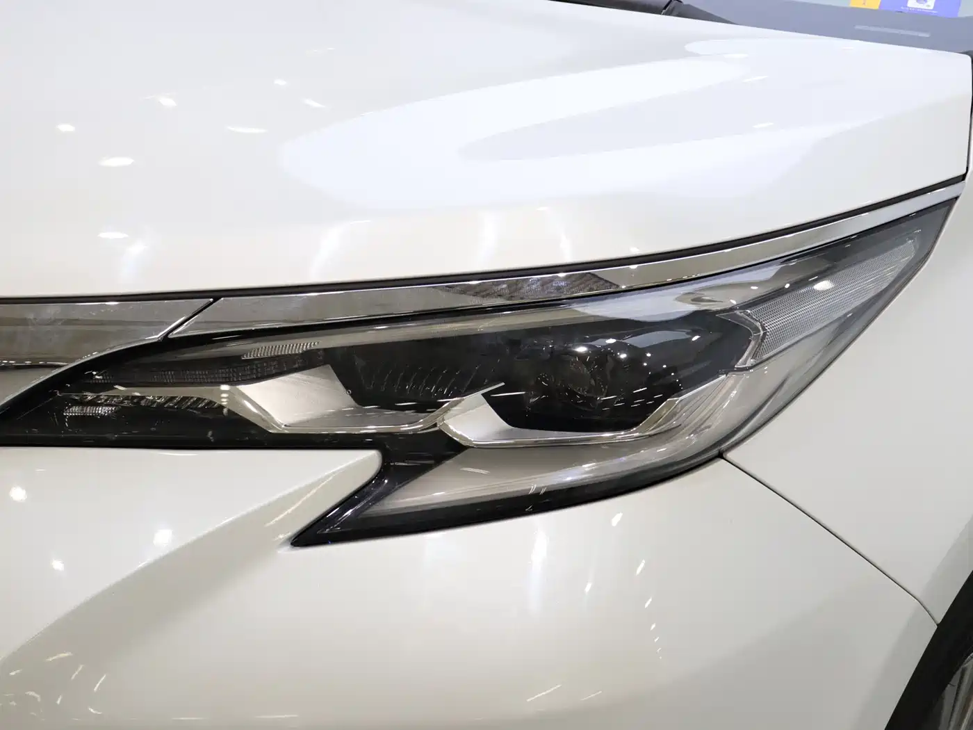 Toyota Sienna 2023 2.5L Hybrid Comfort Edition фото 9