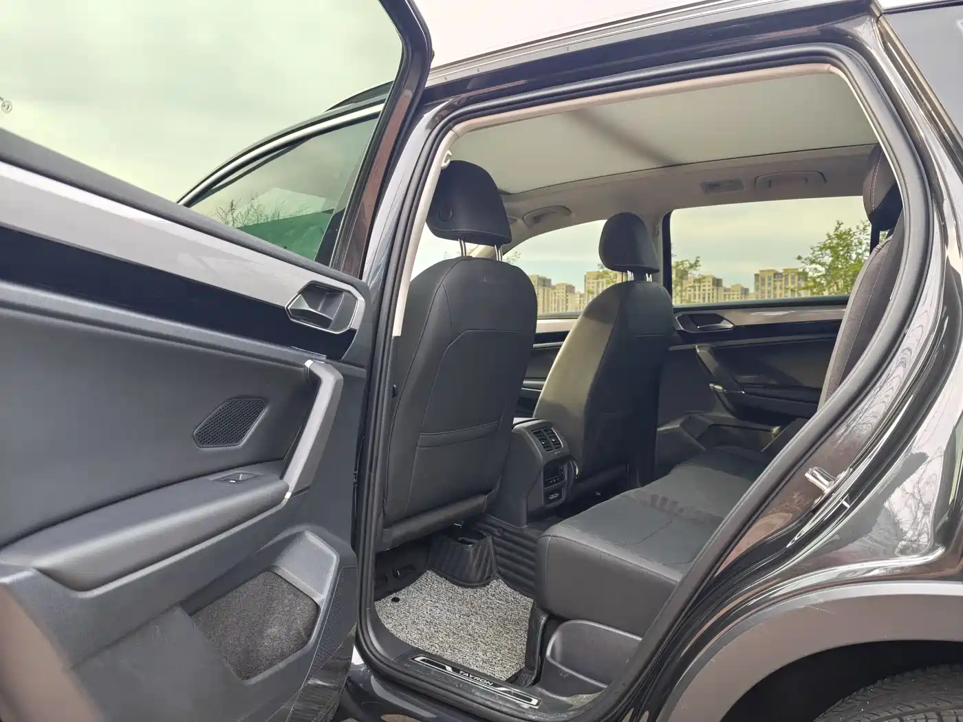 Volkswagen Tayron 2022 280TSI 2WD Luxury Smart Connect Edition фото 13