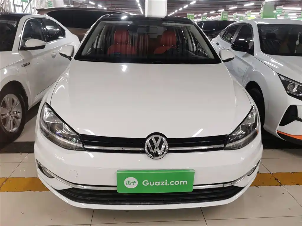 Volkswagen Golf 2020 200TSI DSG Comfort Progressive Edition фото 3