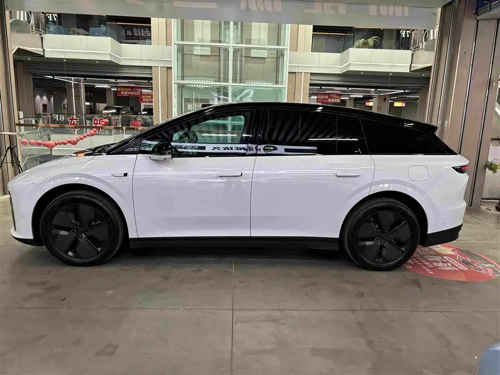 Li Auto i6 2025 2025 2WD Base Model