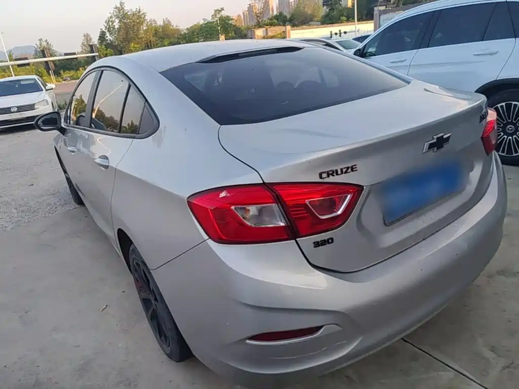 Chevrolet Cruze 2019 2018 Redline 320 Automatic Pioneer Edition