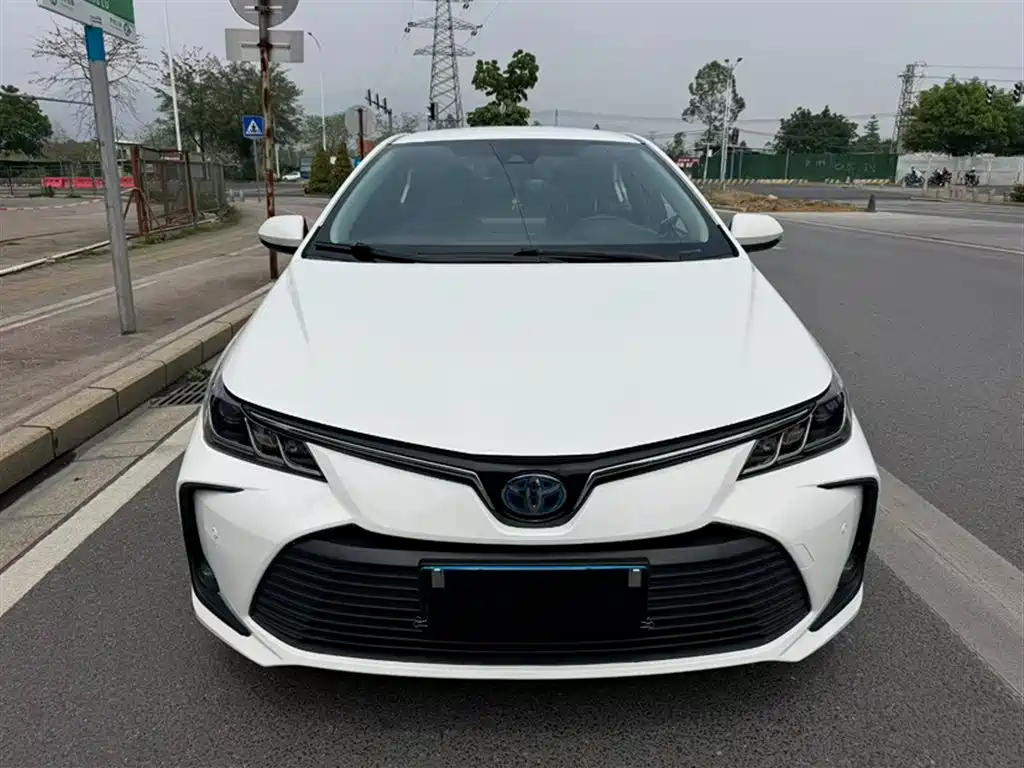 Toyota Corolla 2021 Hybrid 1.8L E-CVT Pioneer Edition фото 25