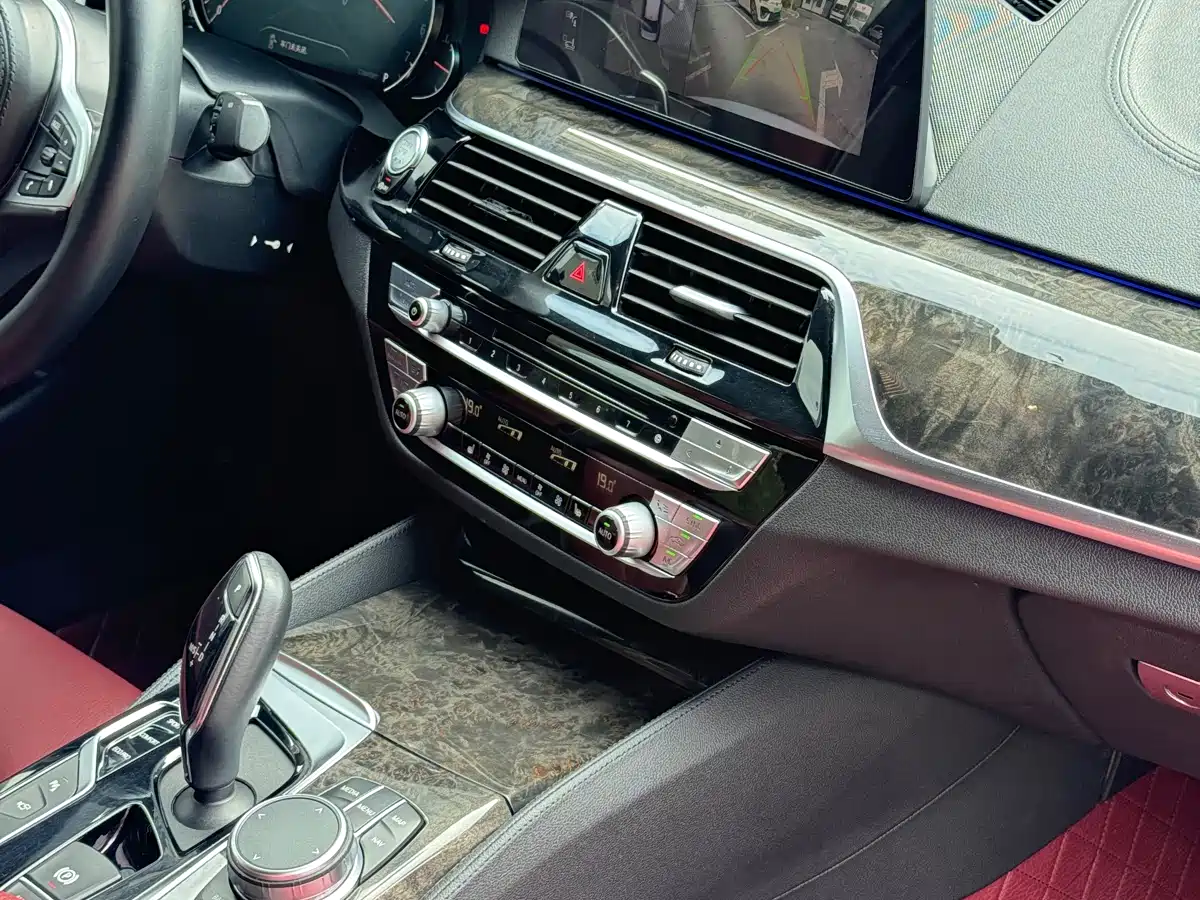 BMW 5 Series 2018 Facelift 530Li Leading M Sport Package фото 9