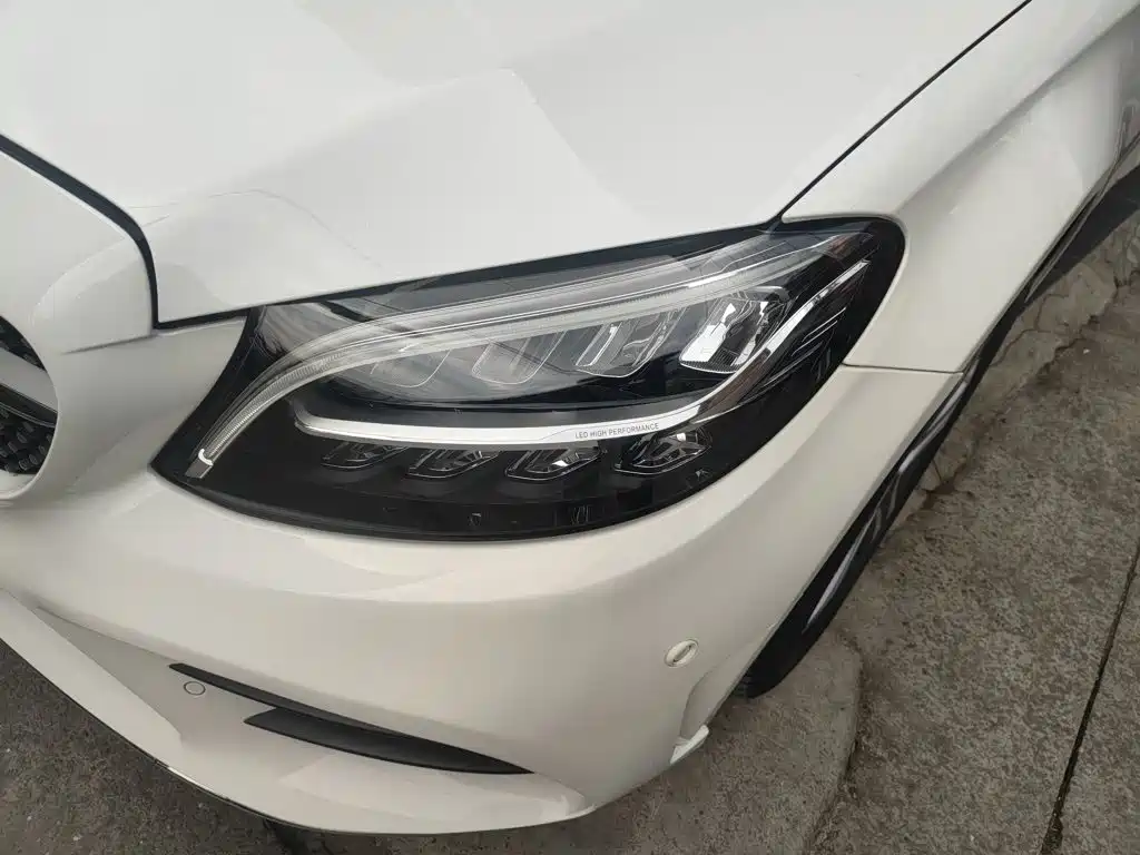 Фото 19 - Mercedes-Benz C-Class