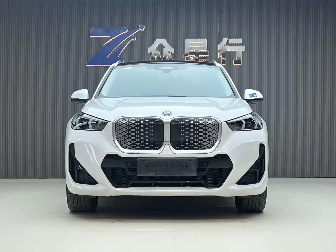 BMW iX1 2023 eDrive25L M Sport Package фото 2