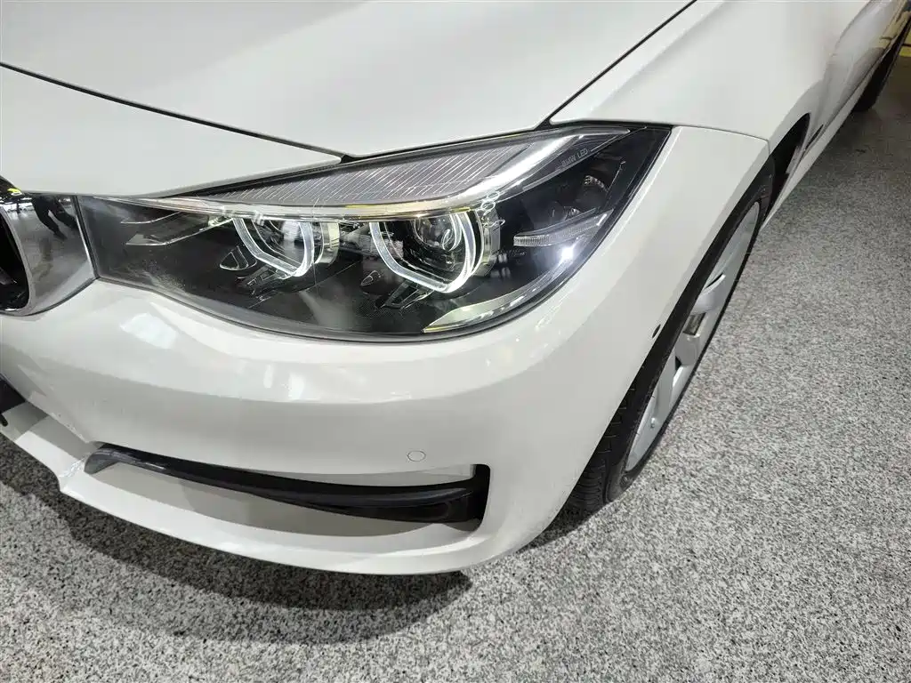 BMW 3 Series GT 2018 320i Fashion фото 24
