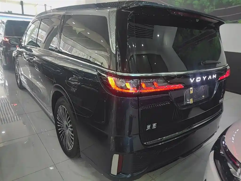 Voyah Auto Voyah Dreamer 2025 Model PHEV 4WD Excellent QianKun Edition фото 5