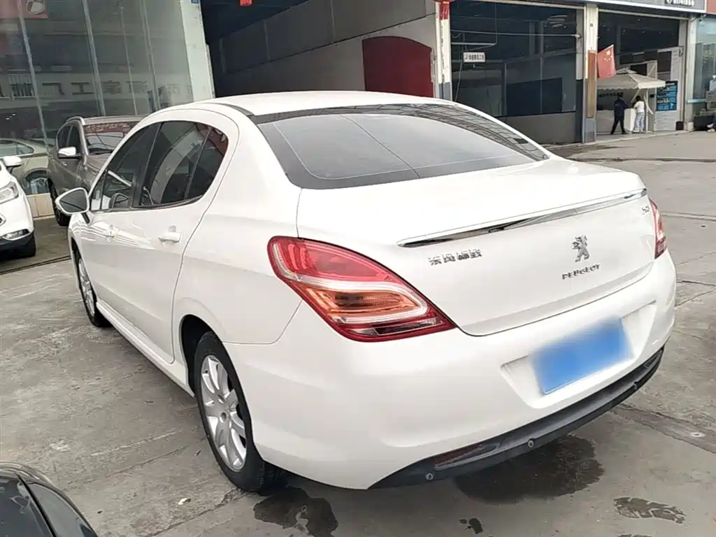 Peugeot 308 2014 Model Joy Edition Classic 1.6L Manual Superior Style фото 5