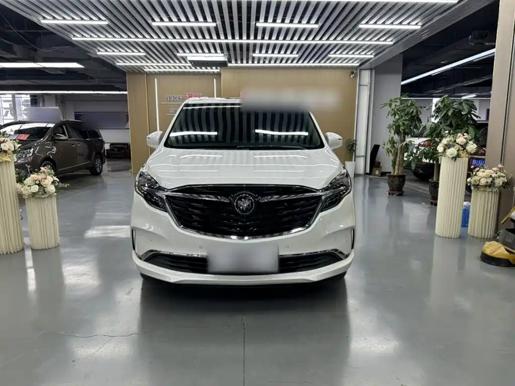 Фото 15 - Buick GL8
