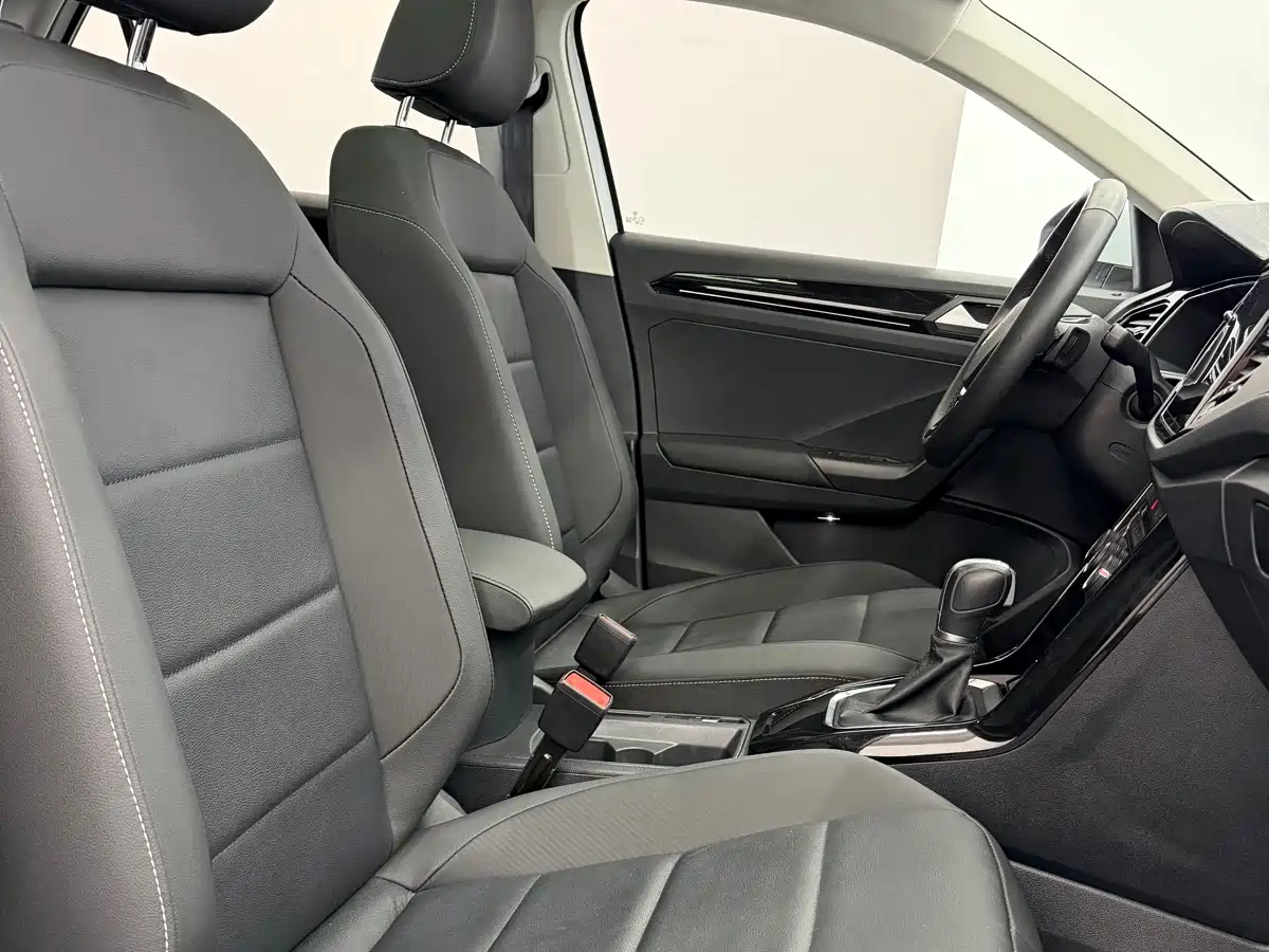 Volkswagen T-Roc, миниатюра 9