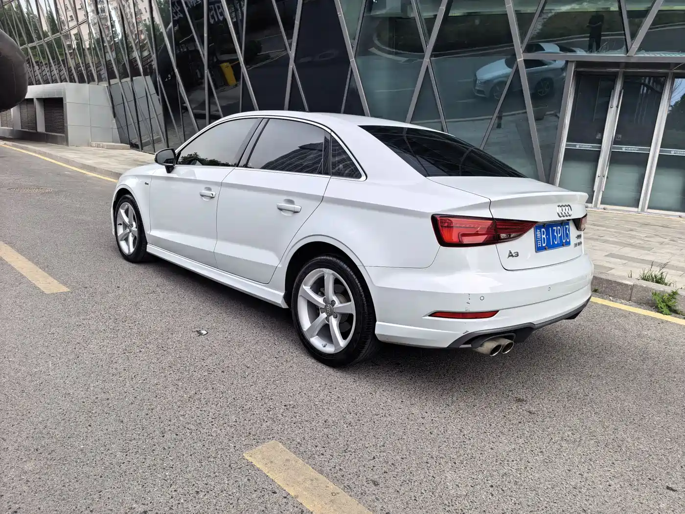 Audi A3 2017 Limousine 35 TFSI Fashion фото 5
