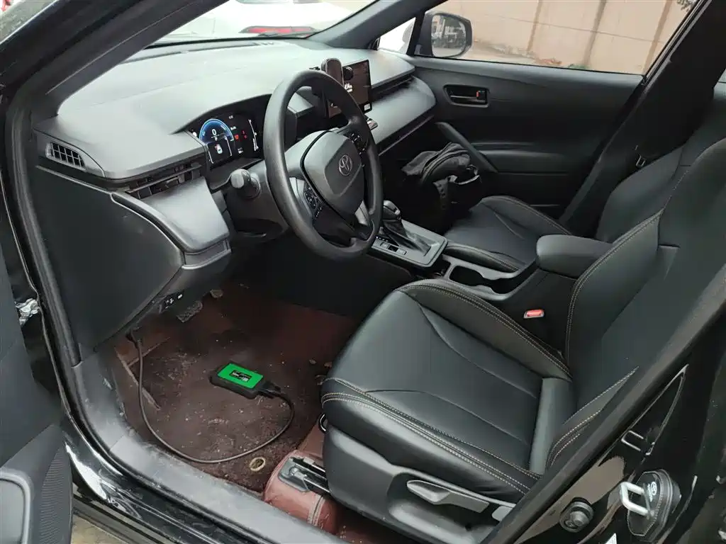 Toyota Corolla Cross 2025 2.0L Intelligent Hybrid Pioneer Edition фото 12
