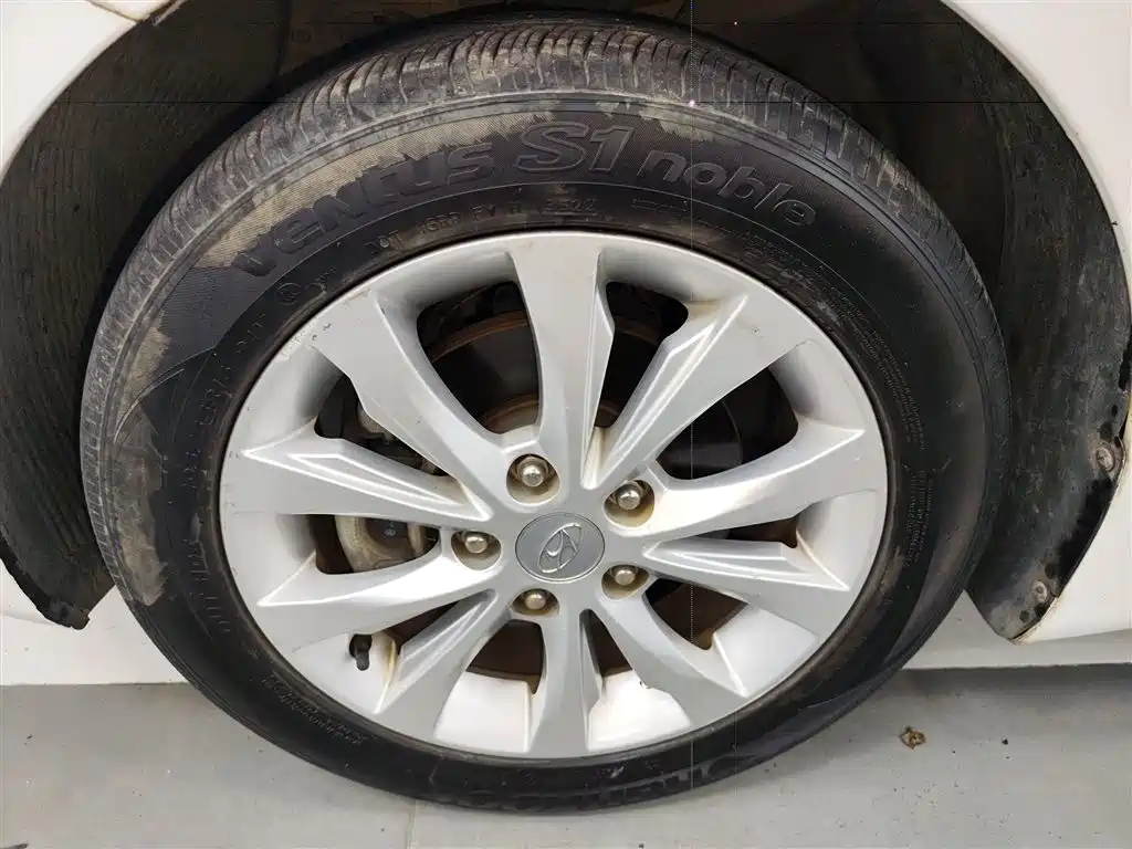 Hyundai Langdong 2016 1.6L Automatic Premium Edition фото 23