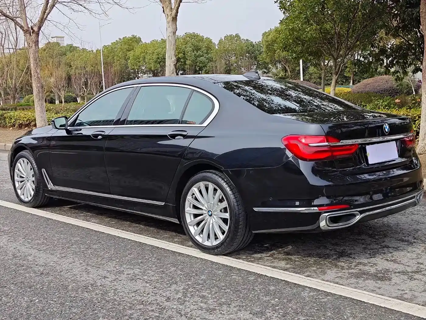 Photo 6 - BMW 7 Series