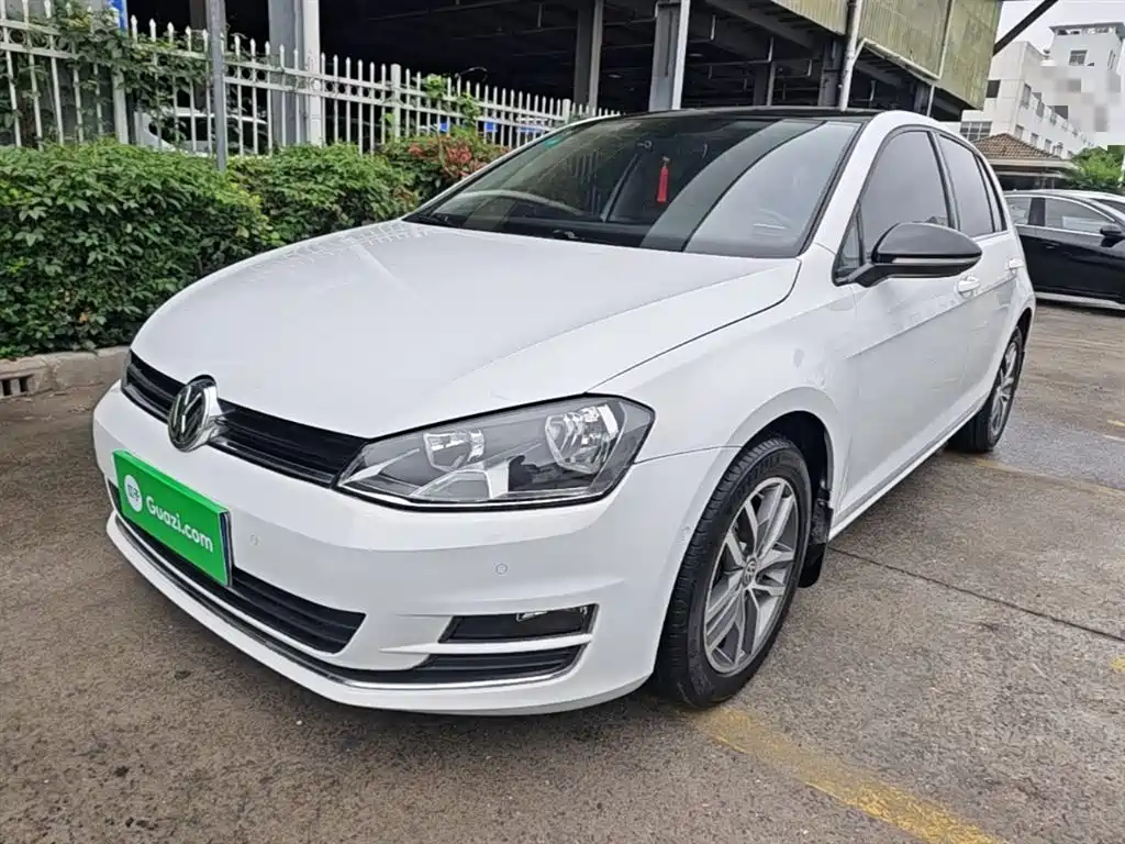 Volkswagen Golf 2017 230TSI Auto Luxury Millionth Anniversary Edition фото 2