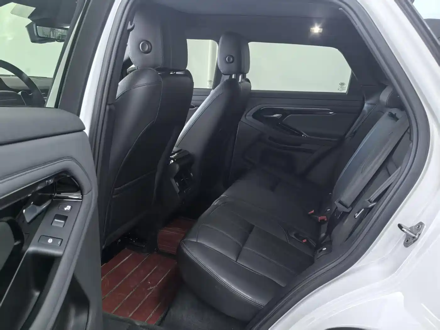 Land Rover Range Rover Evoque 2020 249PS R-DYNAMIC SE Sport Tech Edition фото 7