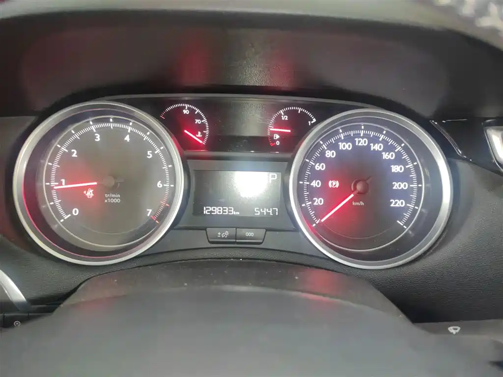 Peugeot 408 2018 350THP Automatic Luxury Edition фото 12