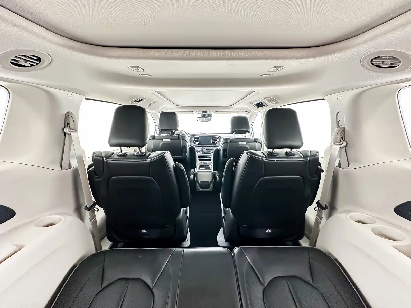 Фото 14 - Chrysler Pacifica PHEV