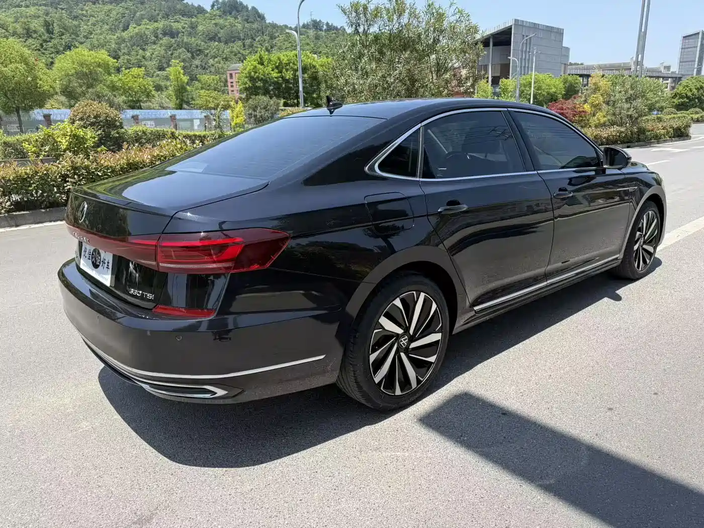 Volkswagen Passat 2022 330TSI Starlight Elite Edition фото 12