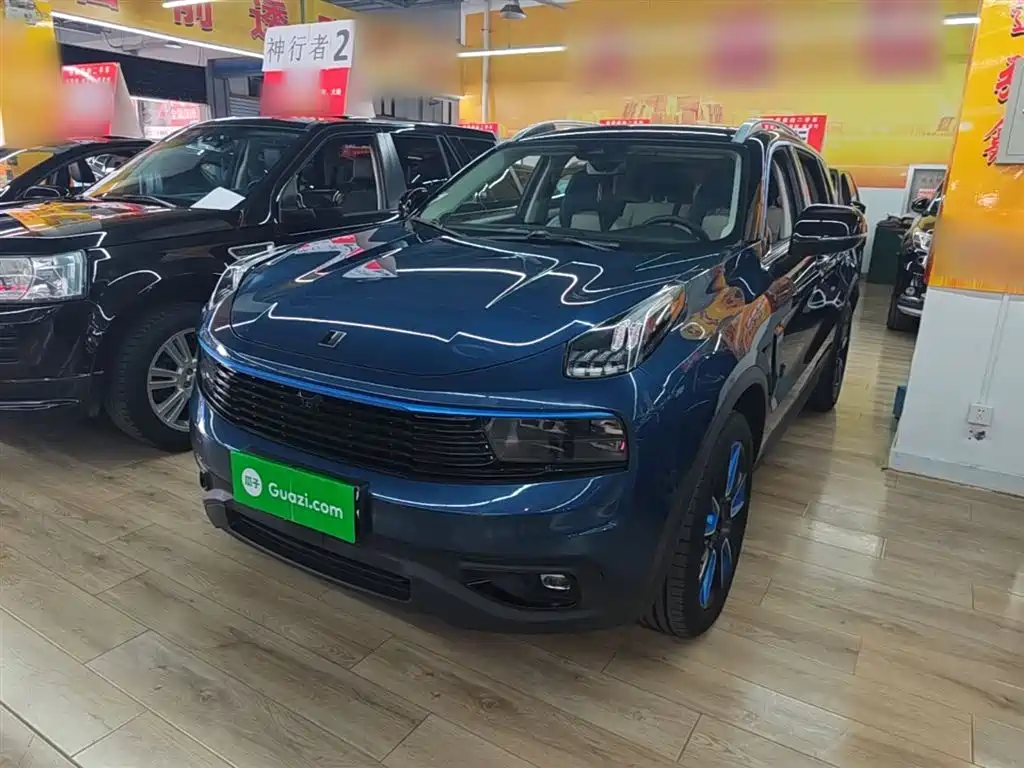 Lynk & Co 01 2017 2.0T 2WD Pro Shine Edition фото 2