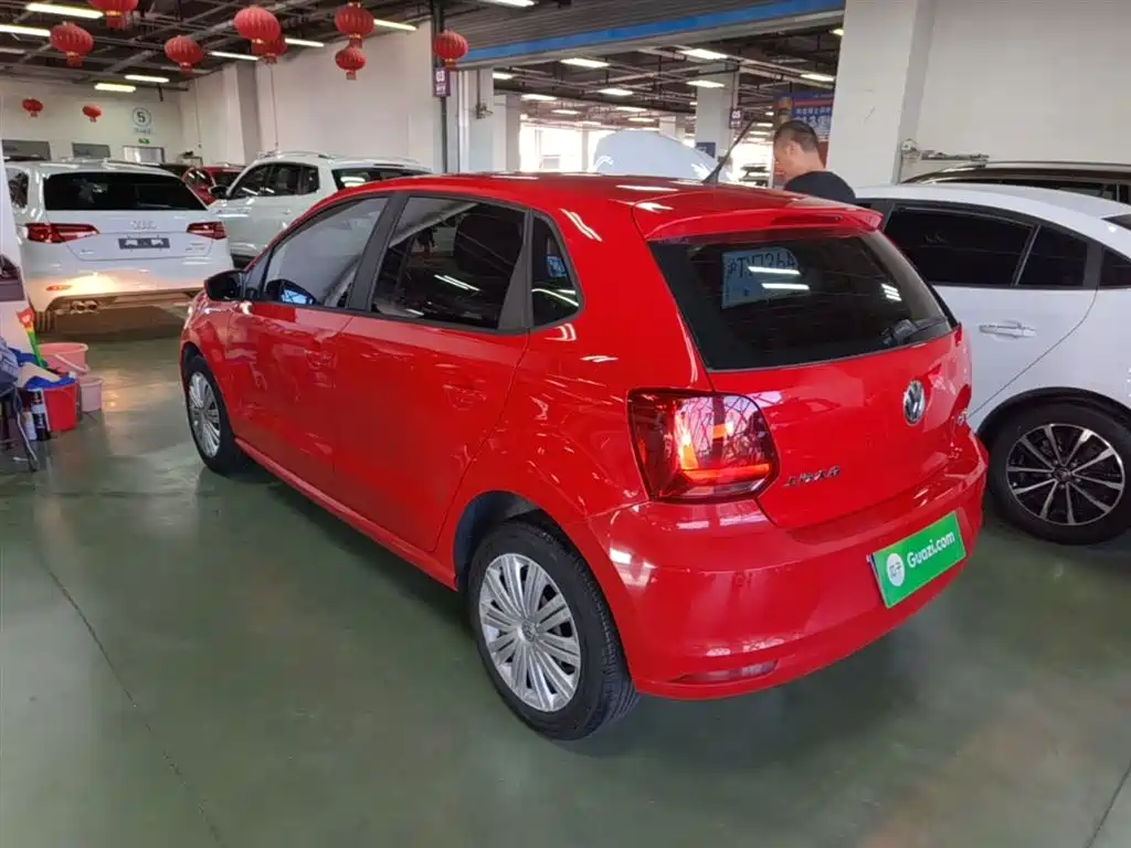 Volkswagen Polo 2016 1.6L Automatic Comfort фото 5