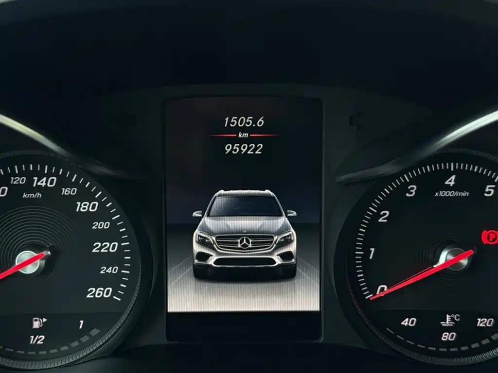 Mercedes-Benz GLC 2018 GLC 300 4MATIC Dynamic фото 13