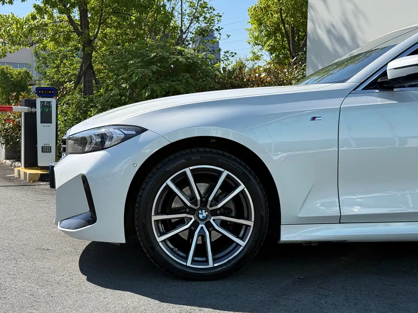 BMW 3 Series 2023 325Li M Sport Package фото 15