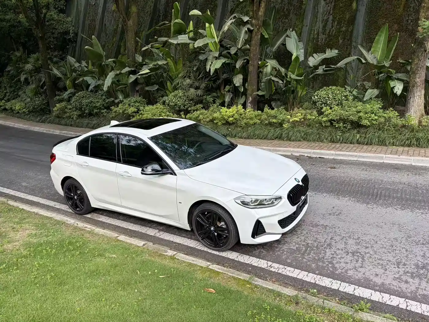 BMW 1 Series 2022 125i M Sport Shadow Edition фото 7