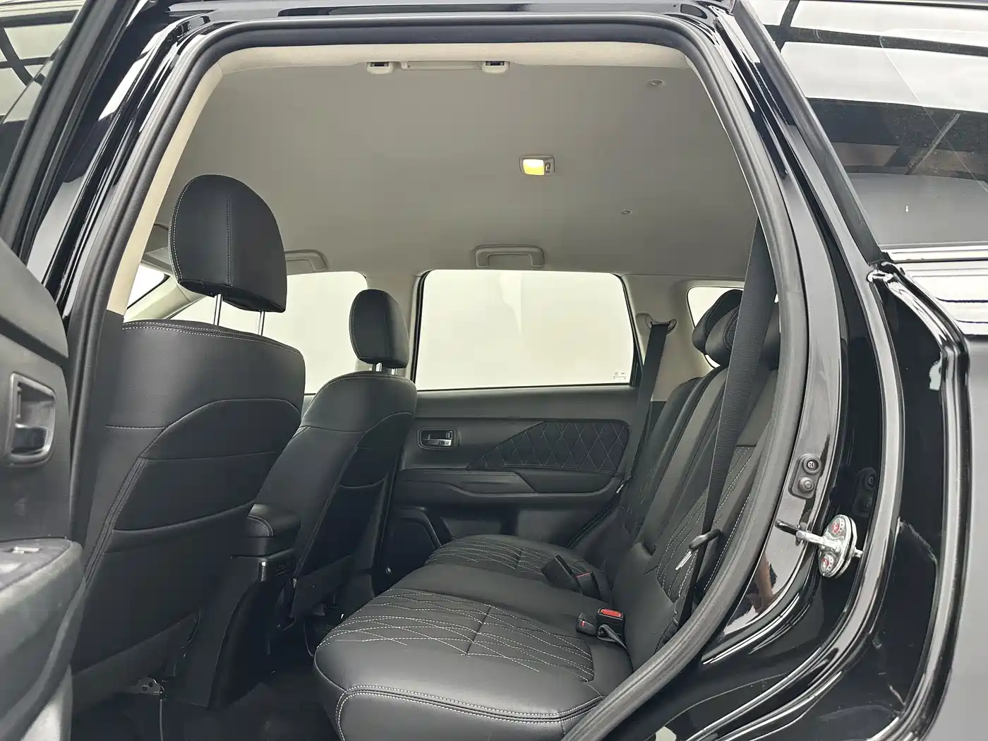 Mitsubishi Outlander 2022 2021 2.0L 2WD Smooth Ride Version 5-Seater